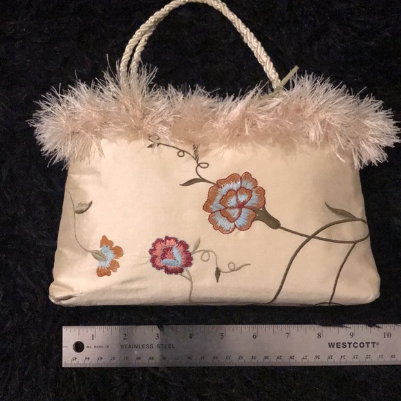 Silk Embroidered Bridal Handmade handbag - Picture 4 of 5